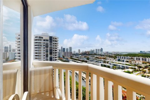 Condo in Aventura, Florida, 3 bedrooms  № 1355114 - photo 25