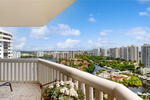 Condo in Aventura, Florida, 3 bedrooms  № 1355114 - photo 27