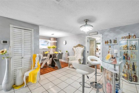 Villa ou maison à vendre à Tampa, Floride: 4 chambres, 213.95 m2 № 1388983 - photo 10