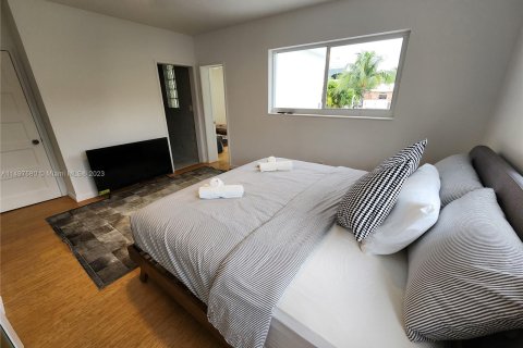 Casa en venta en North Miami, Florida, 4 dormitorios, 173.17 m2 № 878224 - foto 23