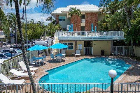 Condo in Fort Lauderdale, Florida, 2 bedrooms  № 1410683 - photo 15