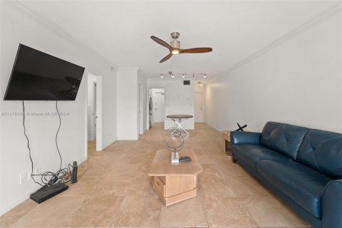 Condo in Fort Lauderdale, Florida, 2 bedrooms  № 1410683 - photo 3