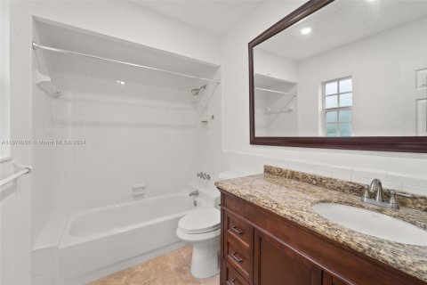 Condo in Fort Lauderdale, Florida, 2 bedrooms  № 1410683 - photo 9