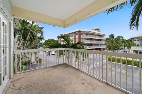 Condo in Fort Lauderdale, Florida, 2 bedrooms  № 1410683 - photo 12