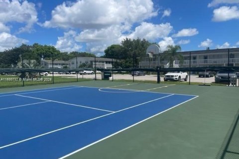 Condo in Deerfield Beach, Florida, 1 bedroom  № 1410787 - photo 16