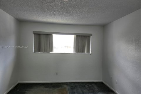 Condo in Miami, Florida, 2 bedrooms  № 1235466 - photo 11