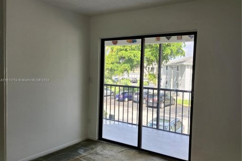 Condo in Miami, Florida, 2 bedrooms  № 1235466 - photo 8