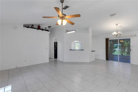 House in Summerfield, Florida 3 bedrooms, 123.28 sq.m. № 1347530 - photo 8