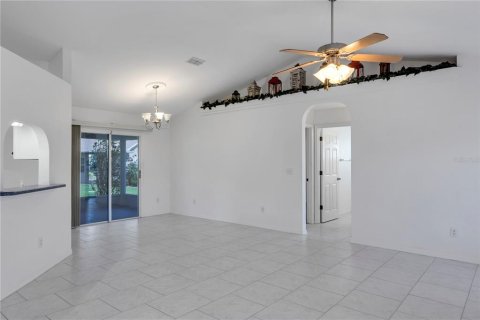 House in Summerfield, Florida 3 bedrooms, 123.28 sq.m. № 1347530 - photo 5