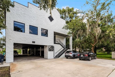 Immobilier commercial à louer à Orlando, Floride: 749.91 m2 № 1351270 - photo 2