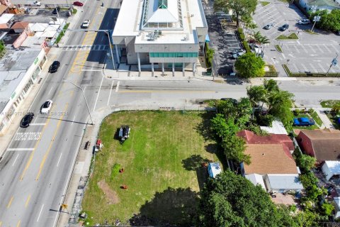 Commercial property in Miami, Florida № 1233098 - photo 11