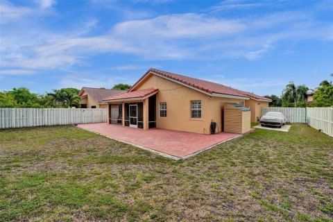 Villa ou maison à vendre à Sunrise, Floride: 3 chambres, 159.42 m2 № 1217172 - photo 12