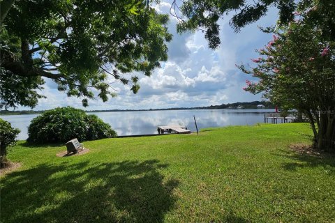 House in Winter Haven, Florida 4 bedrooms, 236.34 sq.m. № 1349081 - photo 23