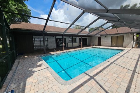 House in Winter Haven, Florida 4 bedrooms, 236.34 sq.m. № 1349081 - photo 26