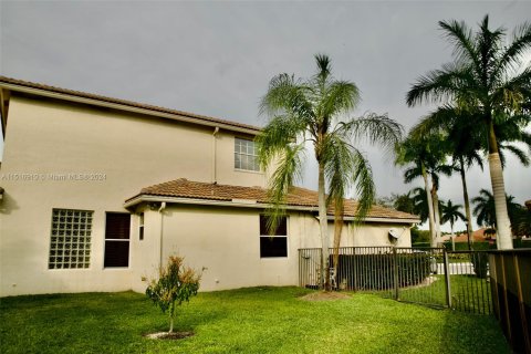 House in Weston, Florida 6 bedrooms, 415.55 sq.m. № 956165 - photo 10