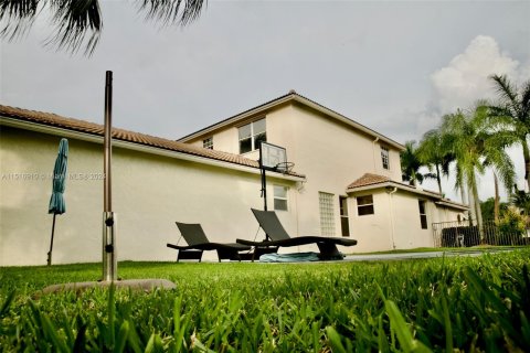 House in Weston, Florida 6 bedrooms, 415.55 sq.m. № 956165 - photo 9
