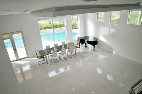 House in Weston, Florida 6 bedrooms, 415.55 sq.m. № 956165 - photo 14