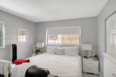 Condominio en venta en Hialeah Gardens, Florida, 3 dormitorios, 128.21 m2 № 1132345 - foto 23