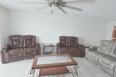 Condo in North Palm Beach, Florida, 2 bedrooms  № 1404189 - photo 26