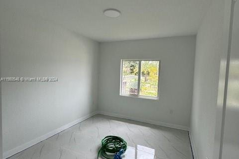 House in Florida City, Florida 4 bedrooms, 172.61 sq.m. № 1096869 - photo 6