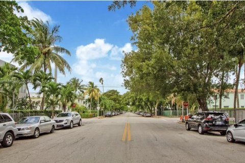 Condo in Miami Beach, Florida, 1 bedroom  № 1398361 - photo 9