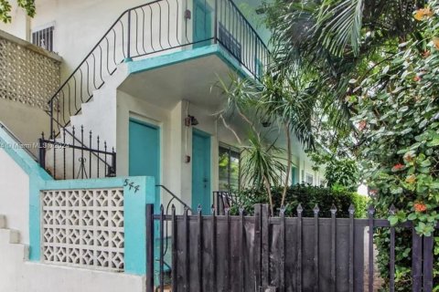 Condo in Miami Beach, Florida, 1 bedroom  № 1398361 - photo 1