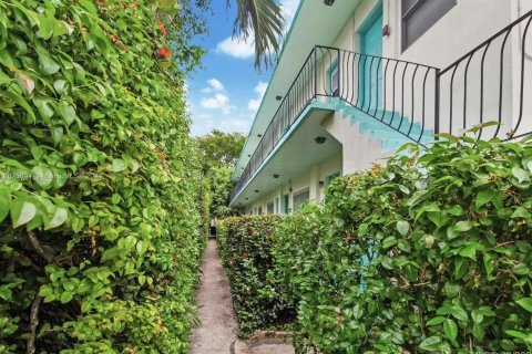 Condo in Miami Beach, Florida, 1 bedroom  № 1398361 - photo 10