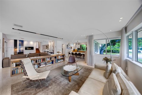 Casa en venta en Miami Shores, Florida, 5 dormitorios, 333.7 m2 № 1209765 - foto 10