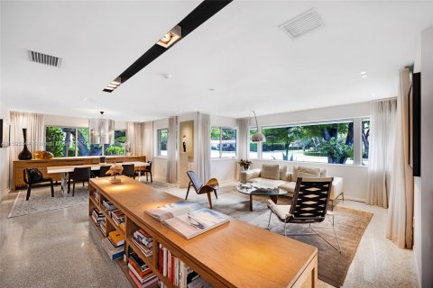 Casa en venta en Miami Shores, Florida, 5 dormitorios, 333.7 m2 № 1209765 - foto 8