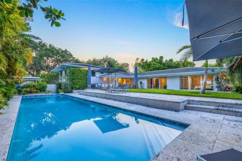 Casa en venta en Miami Shores, Florida, 5 dormitorios, 333.7 m2 № 1209765 - foto 1