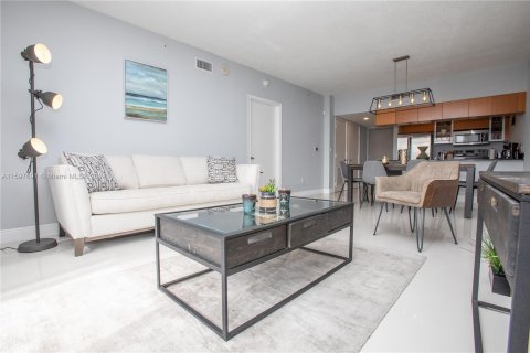 Condominio en venta en Miami, Florida, 1 dormitorio, 76.27 m2 № 1215494 - foto 12