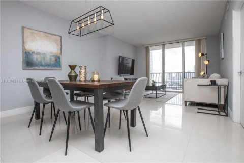 Condominio en venta en Miami, Florida, 1 dormitorio, 76.27 m2 № 1215494 - foto 3