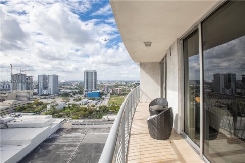 Condominio en venta en Miami, Florida, 1 dormitorio, 76.27 m2 № 1215494 - foto 19