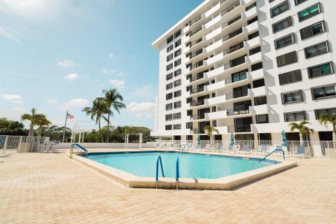 Condo in North Palm Beach, Florida, 2 bedrooms  № 1079795 - photo 20