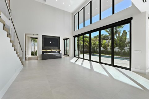 House in West Palm Beach, Florida 6 bedrooms, 441.29 sq.m. № 1079824 - photo 17