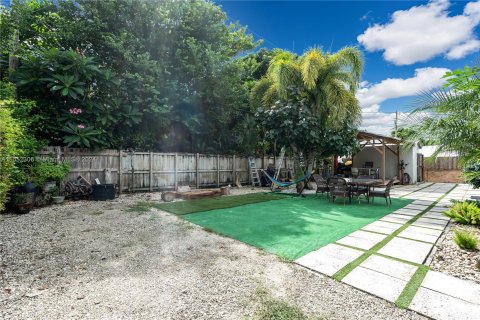 House in Homestead, Florida 3 bedrooms, 119.84 sq.m. № 1348631 - photo 29