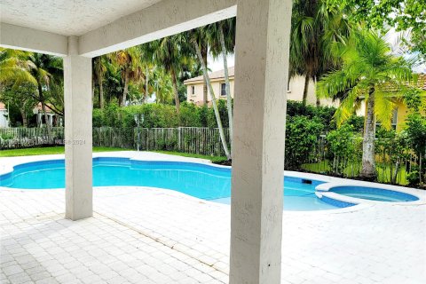 House in Weston, Florida 5 bedrooms, 290.04 sq.m. № 1348630 - photo 24