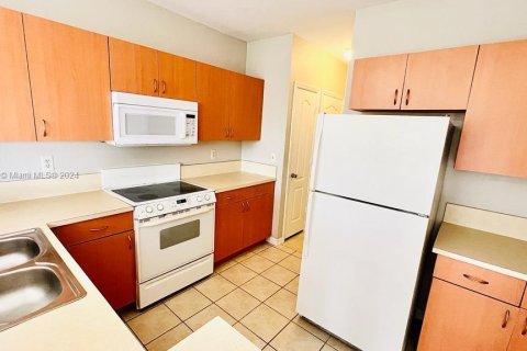 Condo in Port St. Lucie, Florida, 2 bedrooms  № 1348574 - photo 11