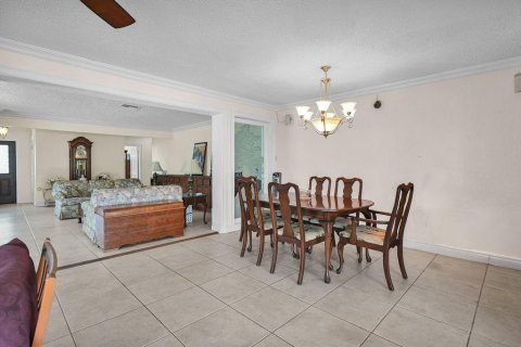 House in Fort Lauderdale, Florida 3 bedrooms, 170.85 sq.m. № 1178264 - photo 15