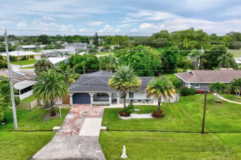 House in Port St. Lucie, Florida 3 bedrooms, 153.29 sq.m. № 1345580 - photo 26