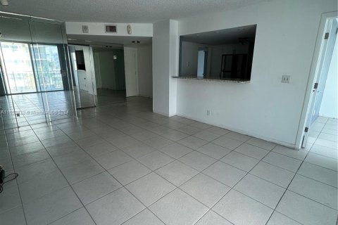 Apartment in North Miami Beach, Florida 2 bedrooms, 91.97 sq.m. № 1345665 - photo 2