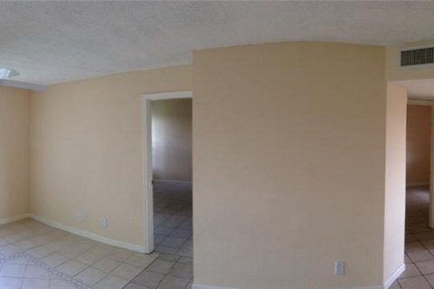 Condominio en venta en Coral Springs, Florida, 2 dormitorios, 71.35 m2 № 1345664 - foto 1