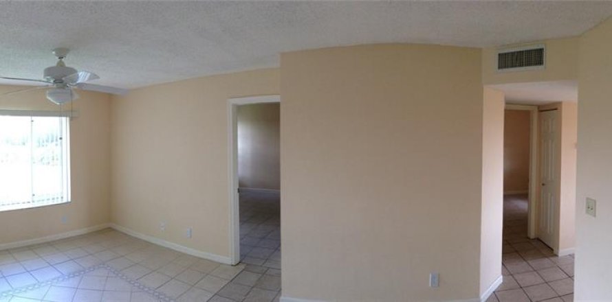 Condominio en Coral Springs, Florida, 2 dormitorios  № 1345664