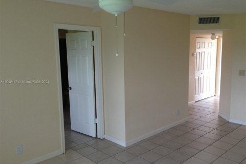 Condominio en venta en Coral Springs, Florida, 2 dormitorios, 71.35 m2 № 1345664 - foto 6