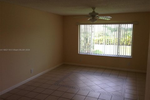 Condominio en venta en Coral Springs, Florida, 2 dormitorios, 71.35 m2 № 1345664 - foto 5