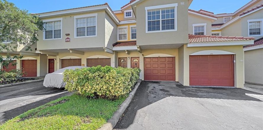 Townhouse in Sarasota, Florida 2 bedrooms, 115.76 sq.m. № 1343471