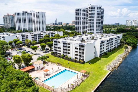 Condo in Aventura, Florida, 3 bedrooms  № 1309606 - photo 5