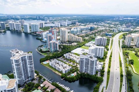 Condo in Aventura, Florida, 3 bedrooms  № 1309606 - photo 8