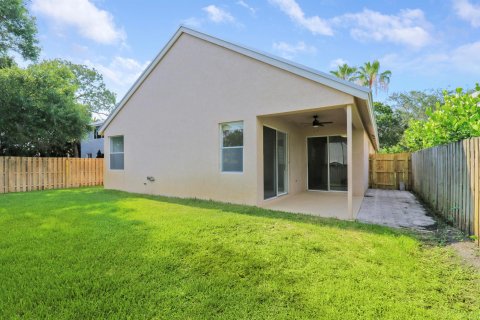 Casa en venta en Palm City, Florida, 4 dormitorios, 171.13 m2 № 1223678 - foto 8