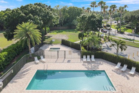 Villa ou maison à vendre à Palm City, Floride: 4 chambres, 171.13 m2 № 1223678 - photo 2